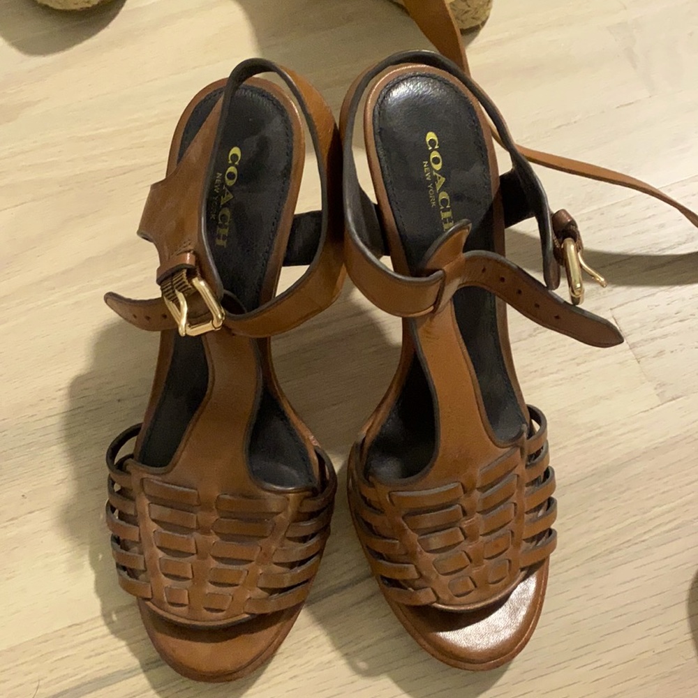 Size 7 brown leather summer coach sandals